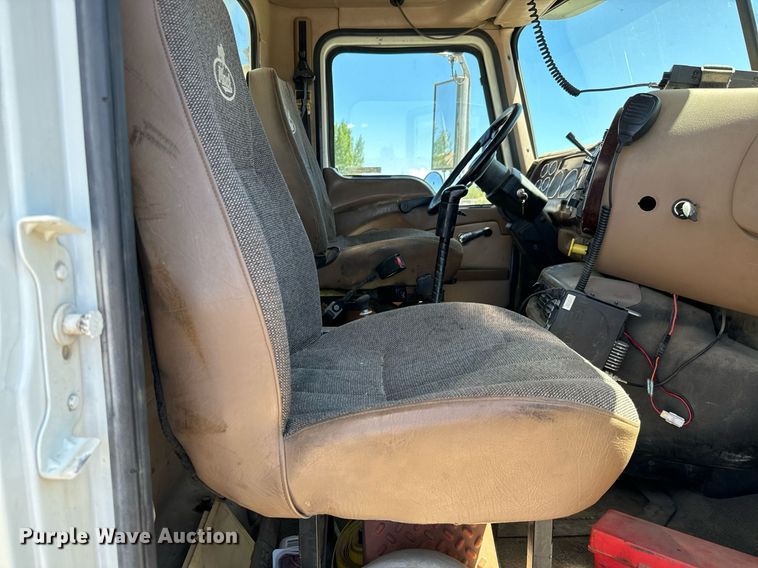 image for item LW9802 2006 Mack CT713 semi truck