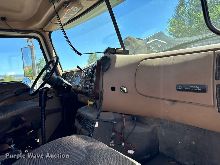 image for item LW9802 2006 Mack CT713 semi truck