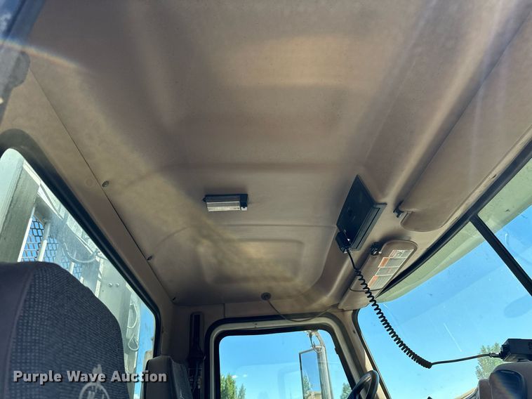 image for item LW9802 2006 Mack CT713 semi truck