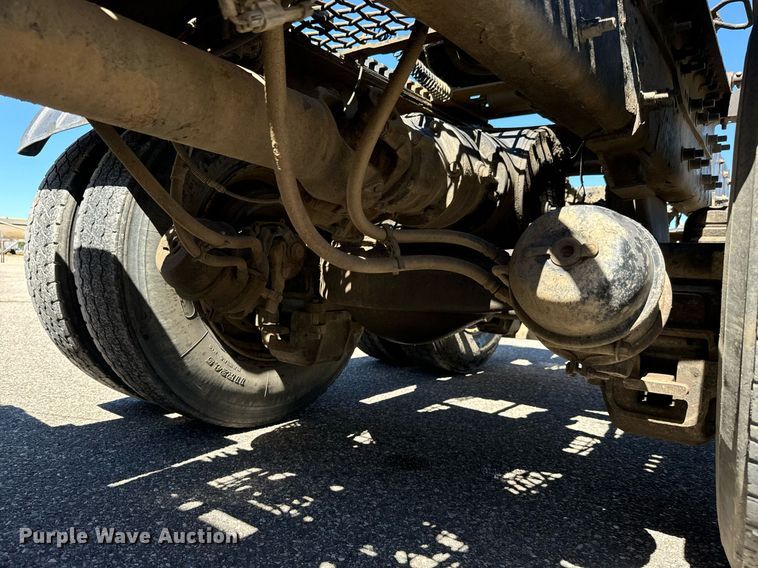 image for item LW9802 2006 Mack CT713 semi truck