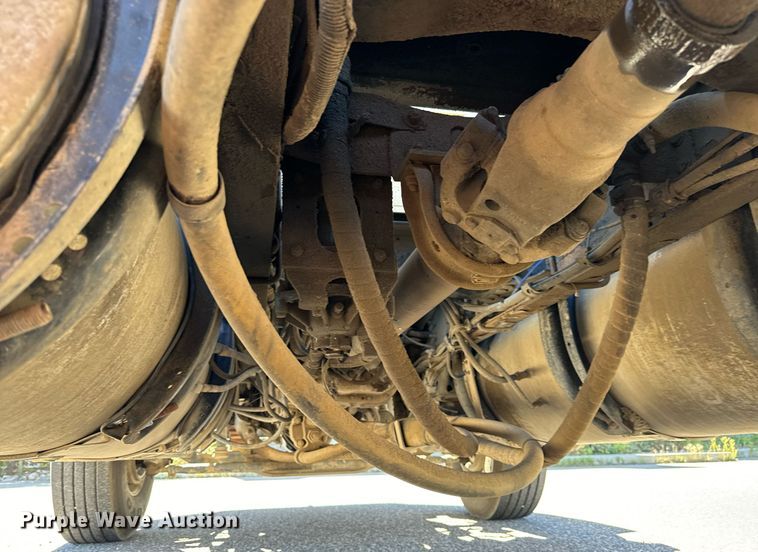 image for item LW9802 2006 Mack CT713 semi truck