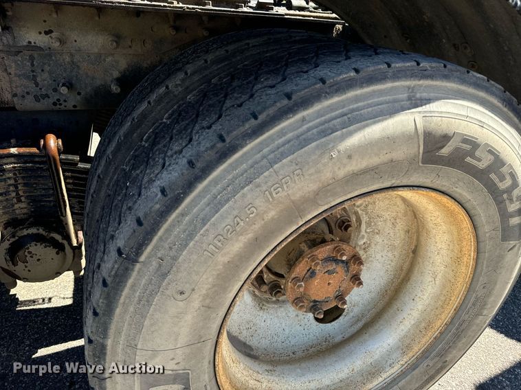 image for item LW9802 2006 Mack CT713 semi truck