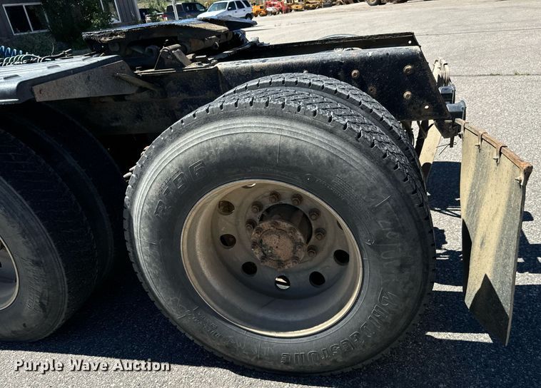 image for item LW9802 2006 Mack CT713 semi truck