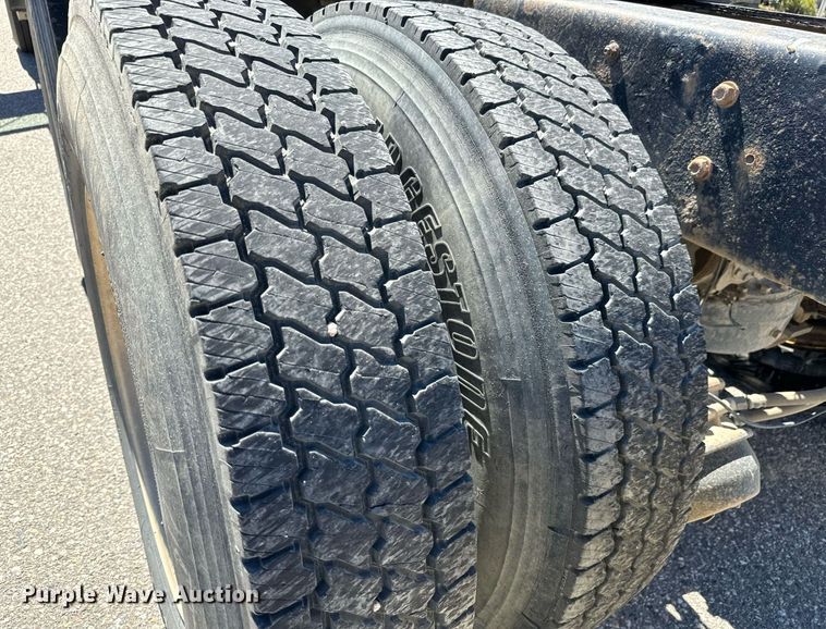 image for item LW9802 2006 Mack CT713 semi truck