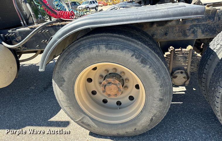 image for item LW9802 2006 Mack CT713 semi truck