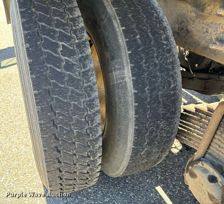 image for item LW9802 2006 Mack CT713 semi truck