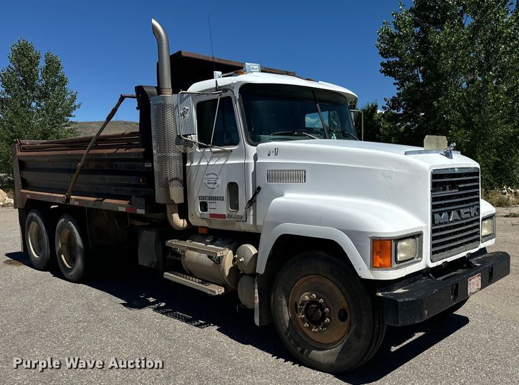 image for item LW9803 1999 Mack CH613 dump truck