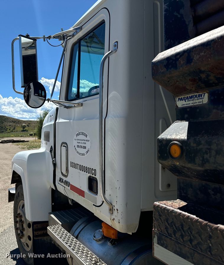 image for item LW9803 1999 Mack CH613 dump truck