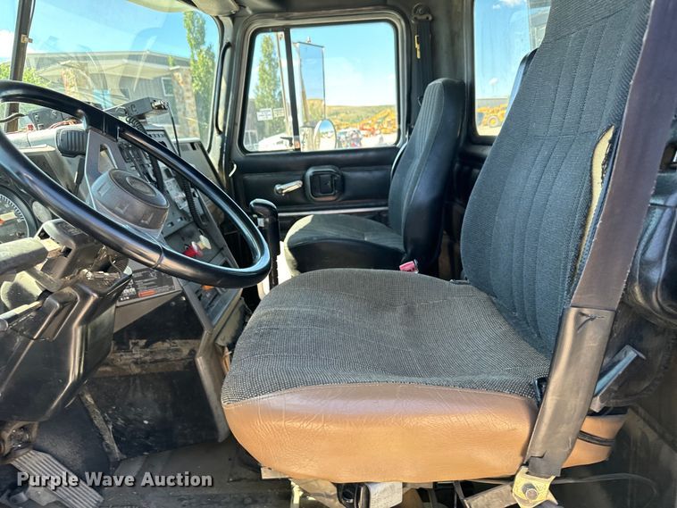 image for item LW9803 1999 Mack CH613 dump truck