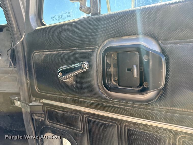 image for item LW9803 1999 Mack CH613 dump truck