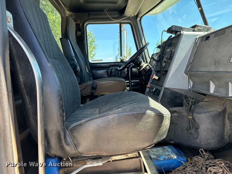 image for item LW9803 1999 Mack CH613 dump truck