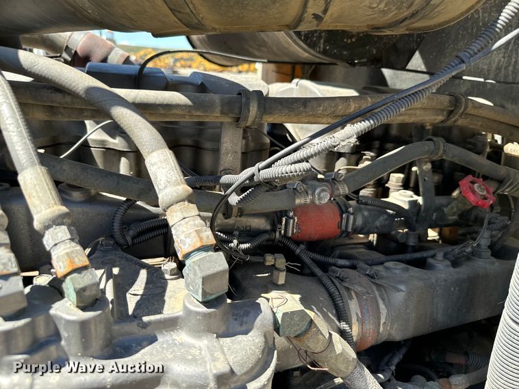 image for item LW9803 1999 Mack CH613 dump truck