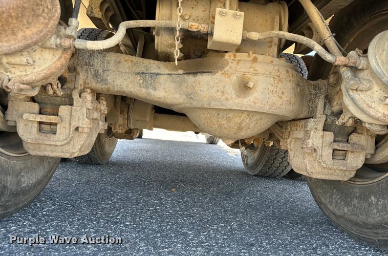 image for item LW9803 1999 Mack CH613 dump truck