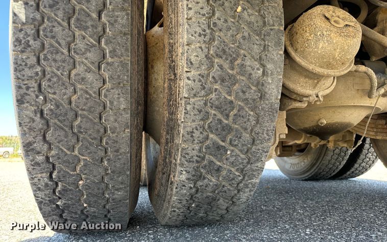 image for item LW9803 1999 Mack CH613 dump truck