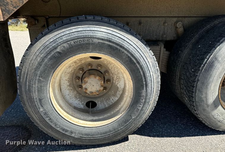 image for item LW9803 1999 Mack CH613 dump truck