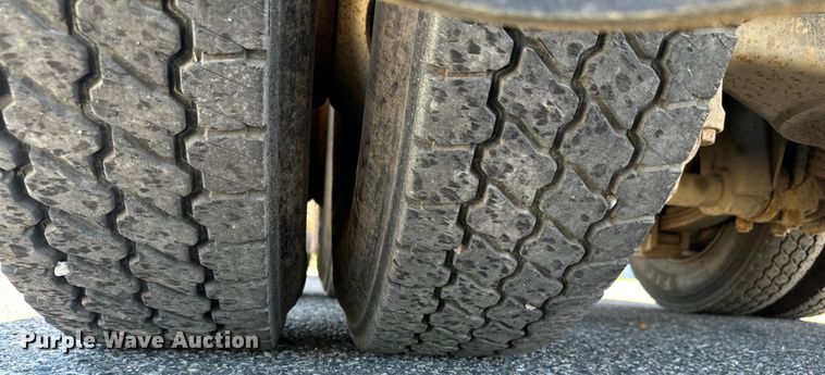 image for item LW9803 1999 Mack CH613 dump truck