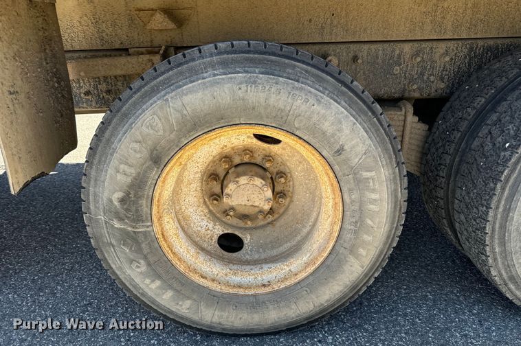 image for item LW9803 1999 Mack CH613 dump truck