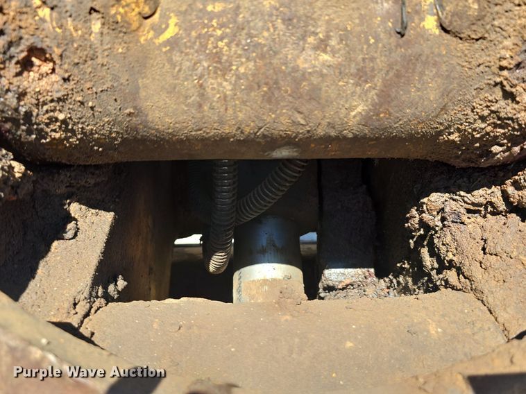 image for item LW9806 2005 Caterpillar 325C L excavator