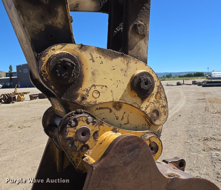 image for item LW9806 2005 Caterpillar 325C L excavator