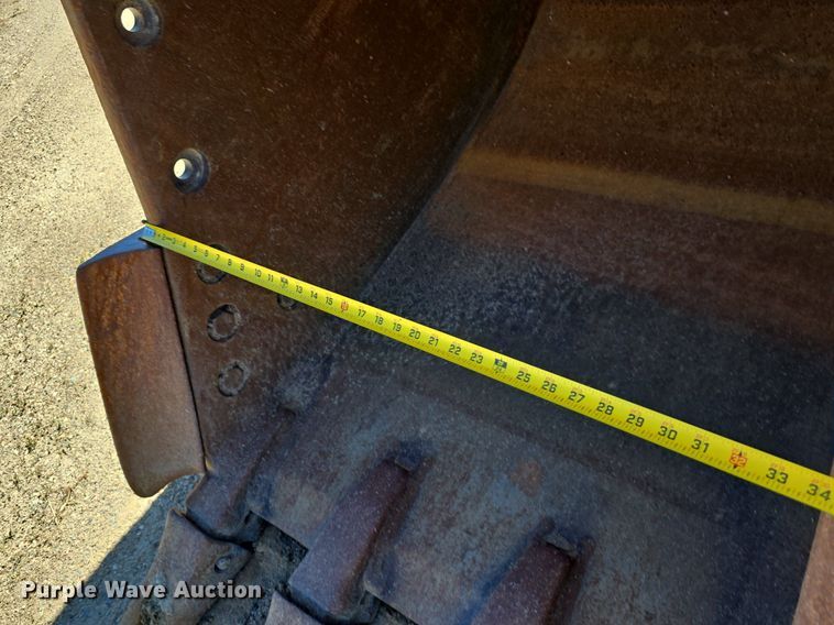 image for item LW9806 2005 Caterpillar 325C L excavator