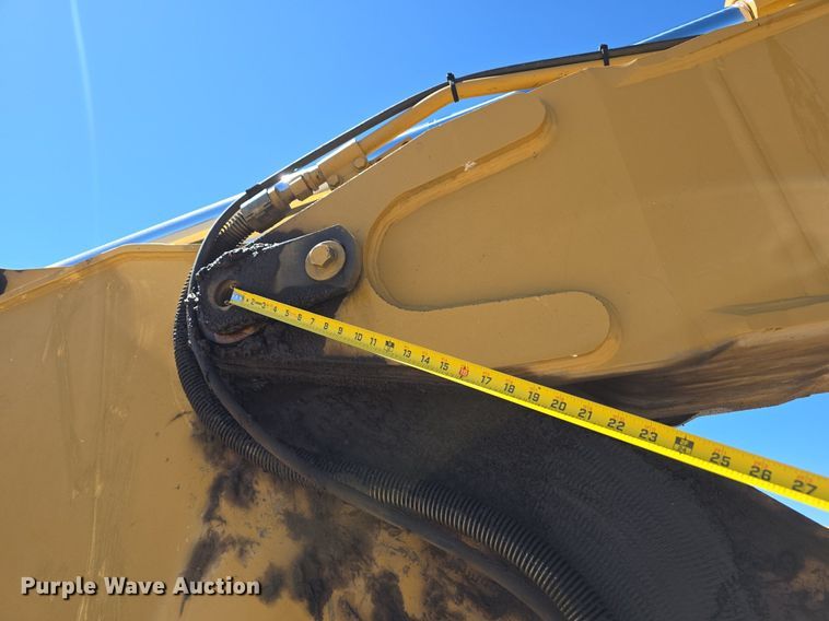 image for item LW9806 2005 Caterpillar 325C L excavator