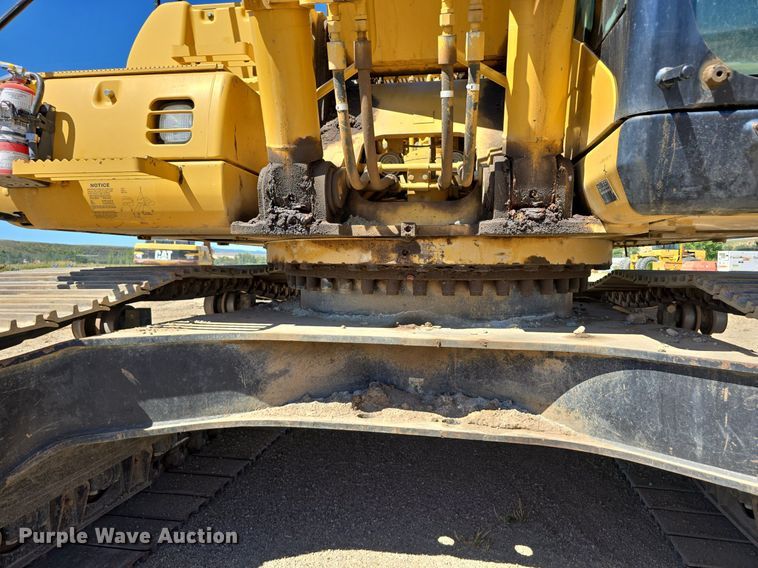 image for item LW9806 2005 Caterpillar 325C L excavator