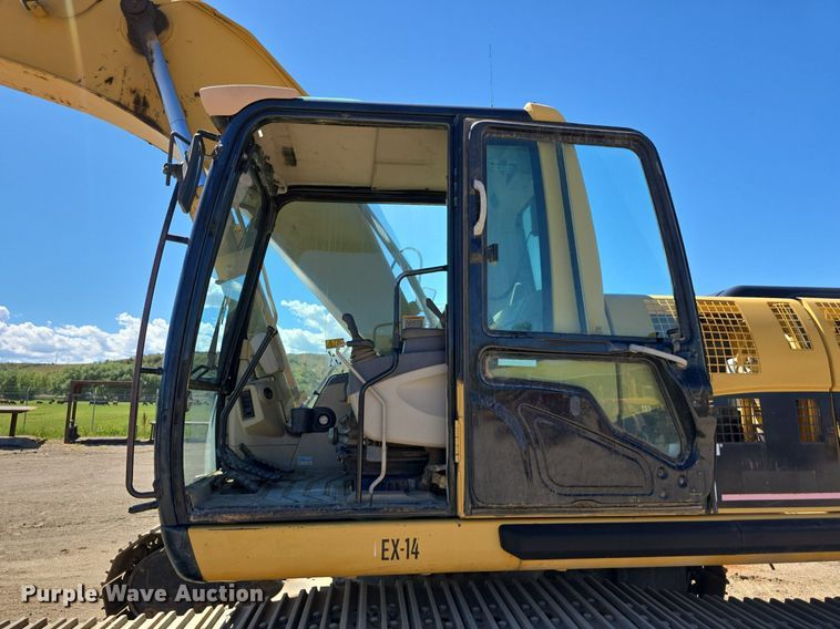 image for item LW9806 2005 Caterpillar 325C L excavator