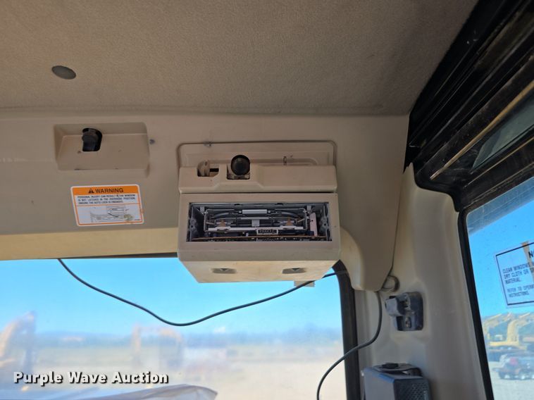 image for item LW9806 2005 Caterpillar 325C L excavator