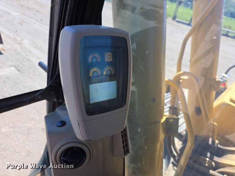 image for item LW9806 2005 Caterpillar 325C L excavator