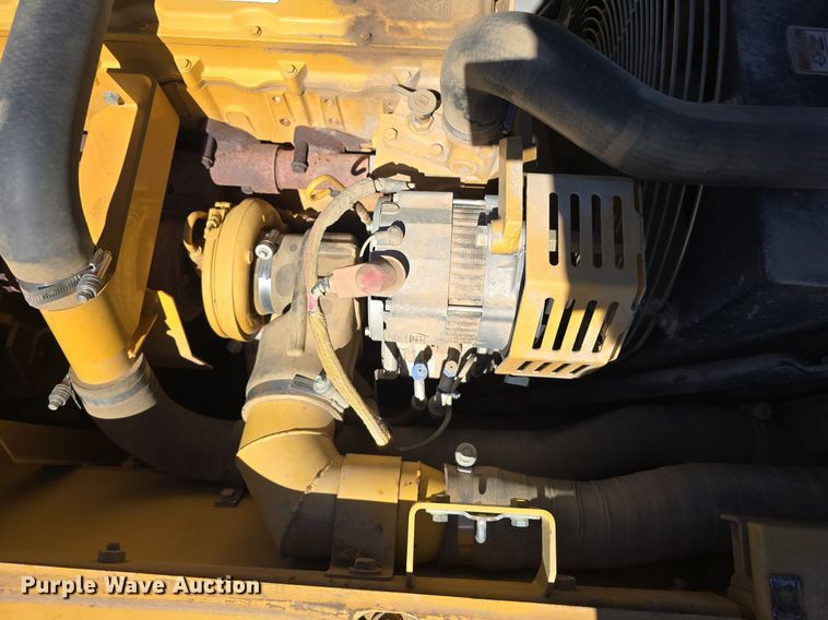 image for item LW9806 2005 Caterpillar 325C L excavator