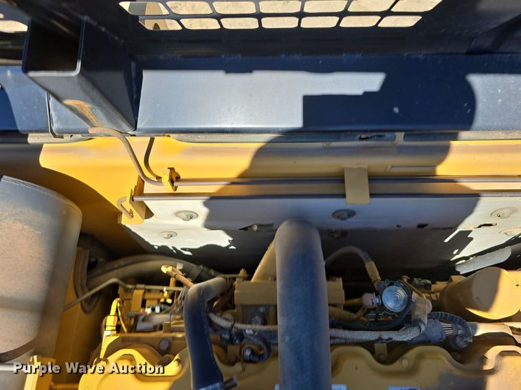 image for item LW9806 2005 Caterpillar 325C L excavator