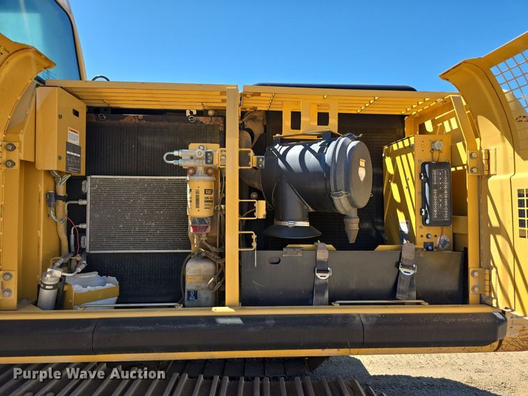 image for item LW9806 2005 Caterpillar 325C L excavator