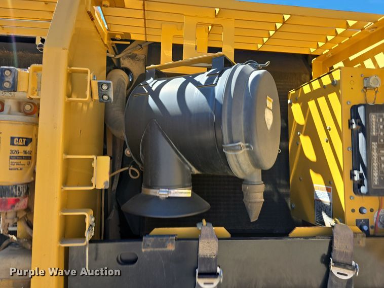 image for item LW9806 2005 Caterpillar 325C L excavator