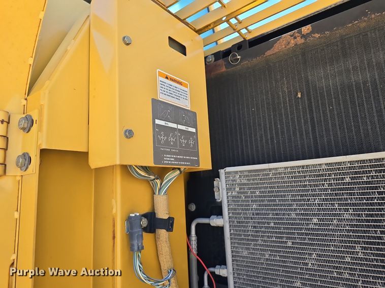 image for item LW9806 2005 Caterpillar 325C L excavator