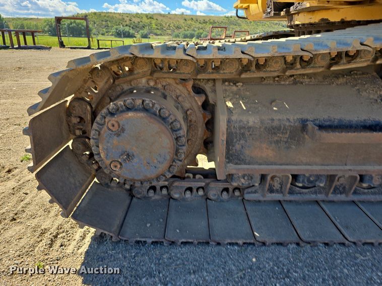 image for item LW9806 2005 Caterpillar 325C L excavator