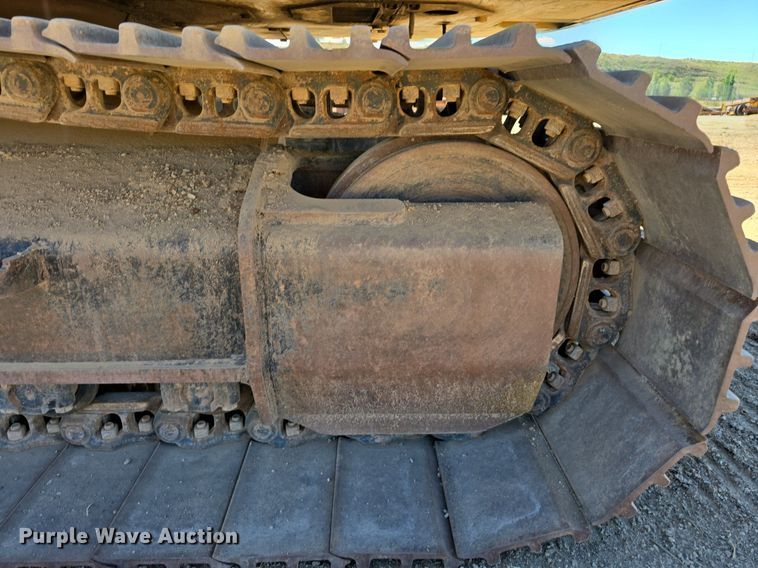 image for item LW9806 2005 Caterpillar 325C L excavator