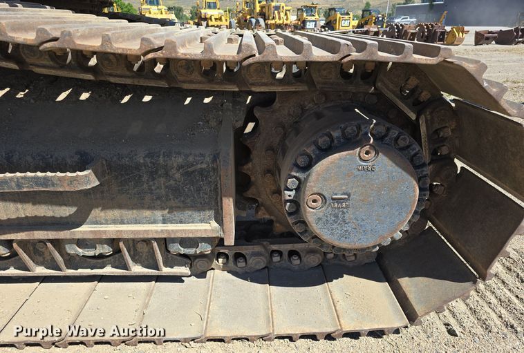 image for item LW9806 2005 Caterpillar 325C L excavator