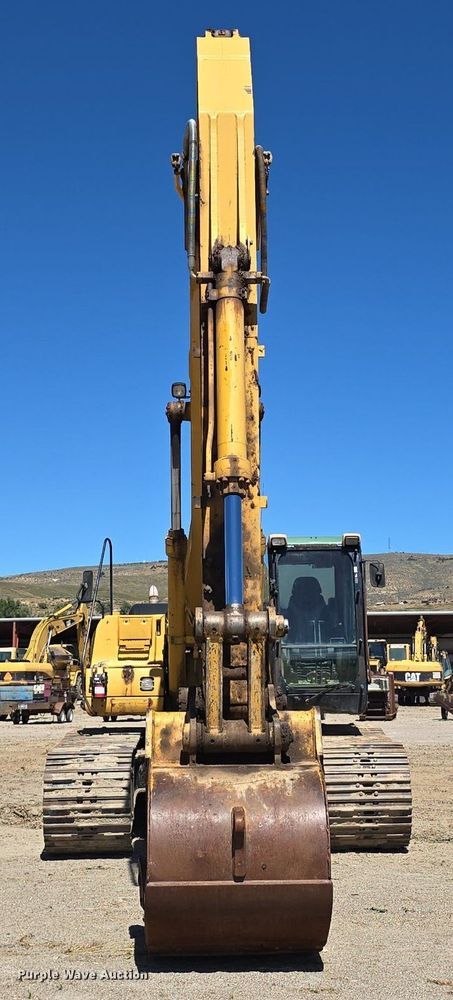 image for item LW9807 2005 Caterpillar 330C excavator