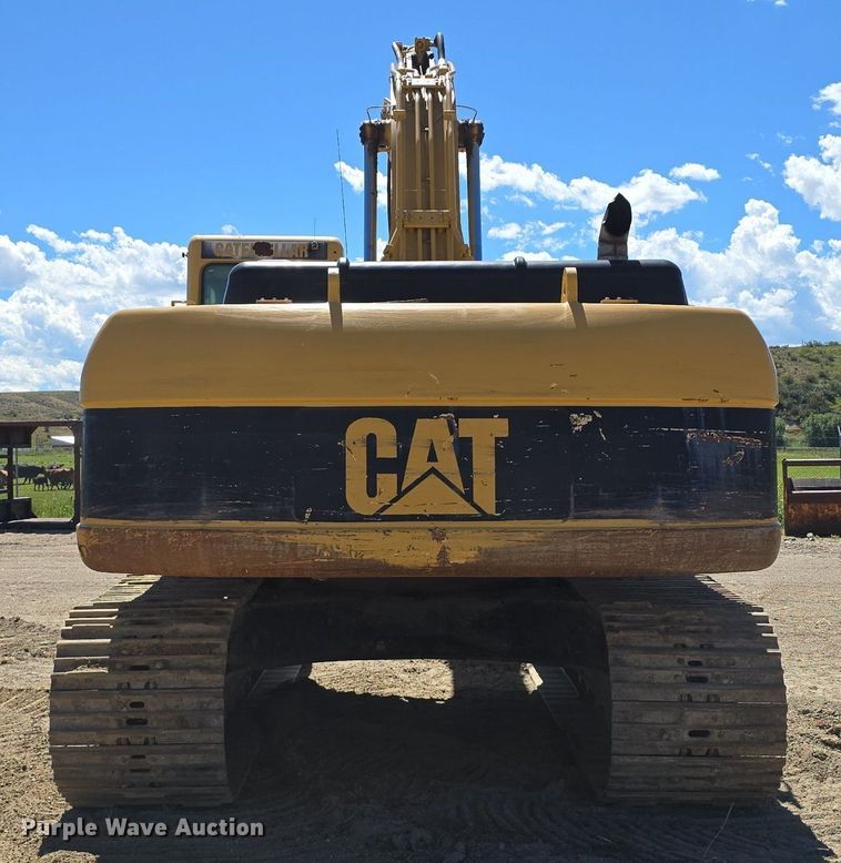 image for item LW9807 2005 Caterpillar 330C excavator