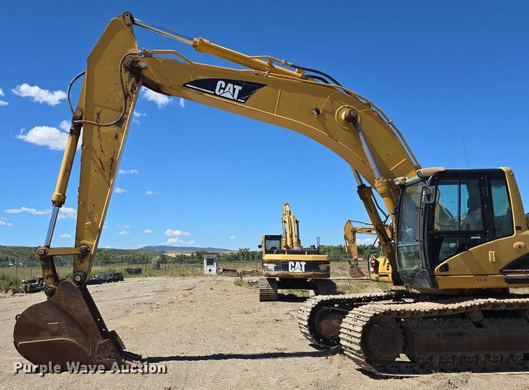 image for item LW9807 2005 Caterpillar 330C excavator