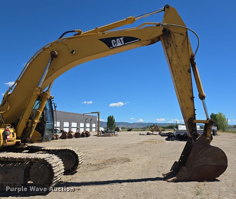 image for item LW9807 2005 Caterpillar 330C excavator
