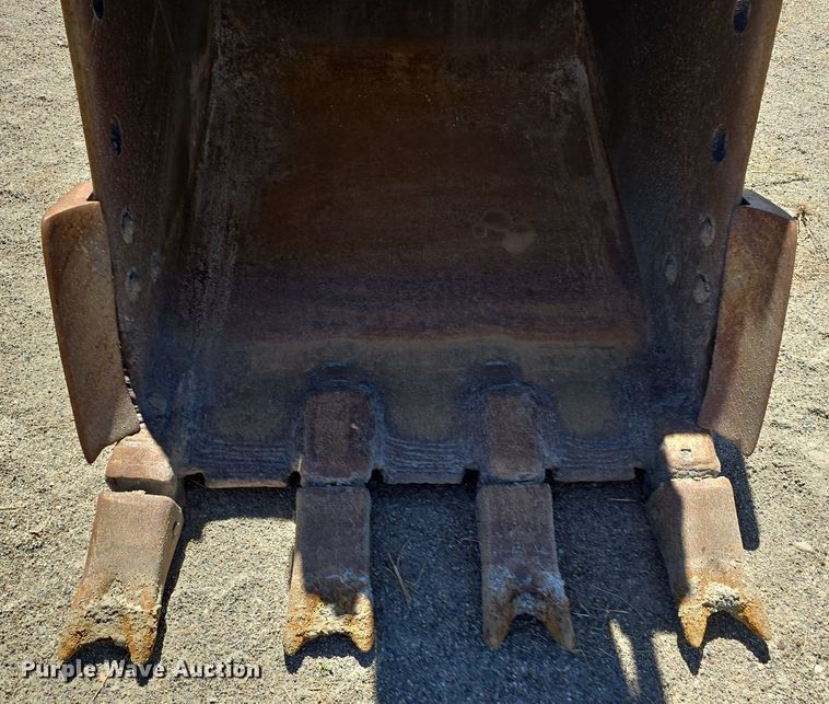 image for item LW9807 2005 Caterpillar 330C excavator