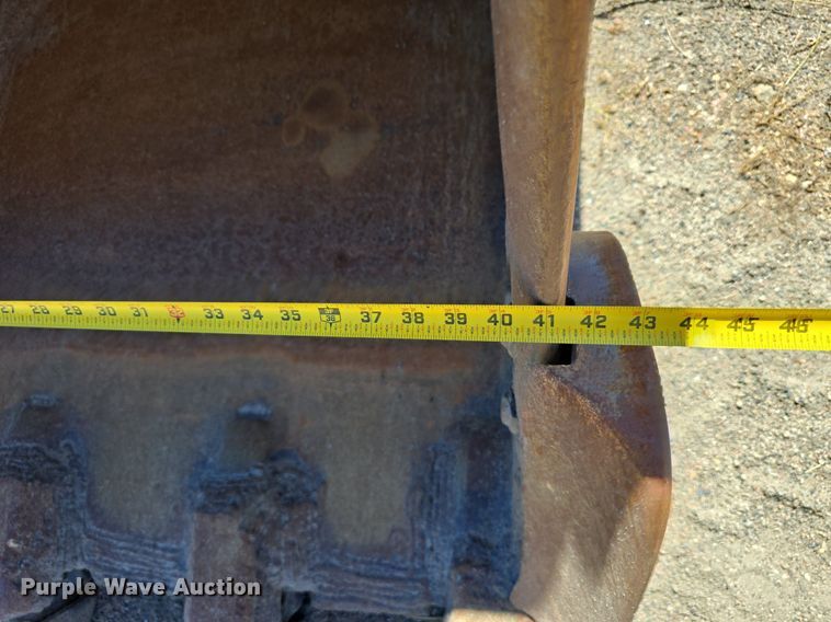 image for item LW9807 2005 Caterpillar 330C excavator