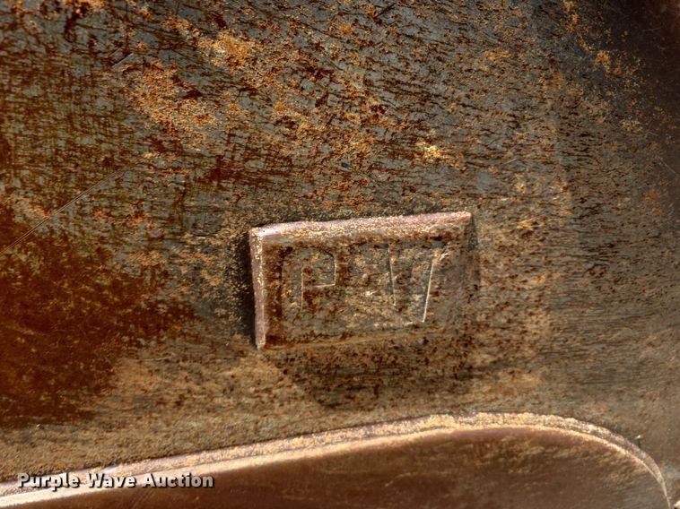 image for item LW9807 2005 Caterpillar 330C excavator