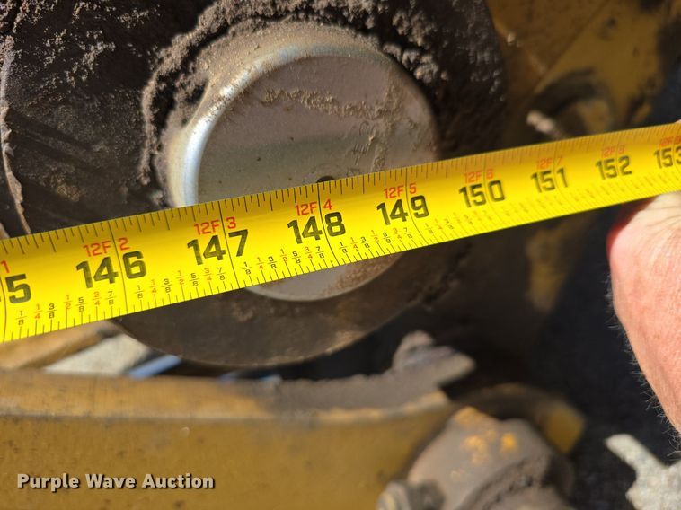 image for item LW9807 2005 Caterpillar 330C excavator