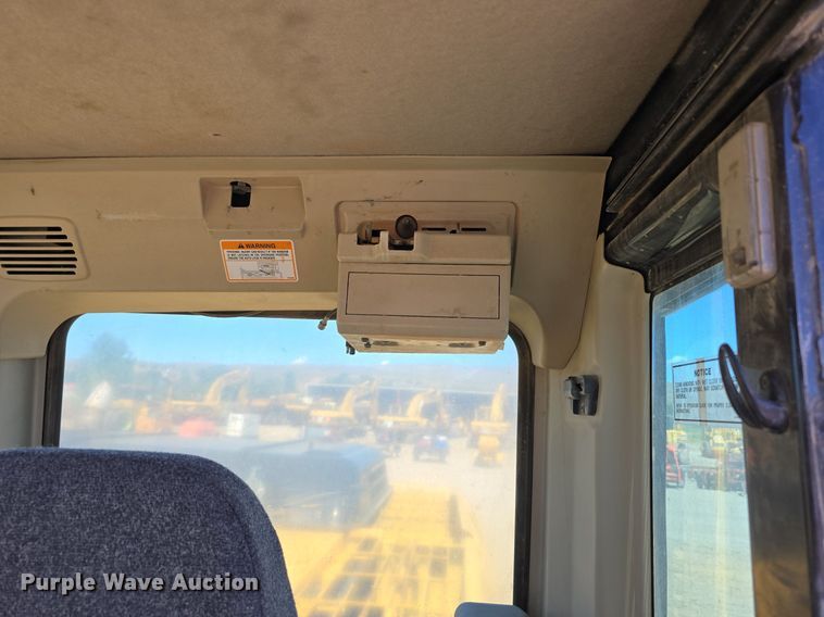 image for item LW9807 2005 Caterpillar 330C excavator