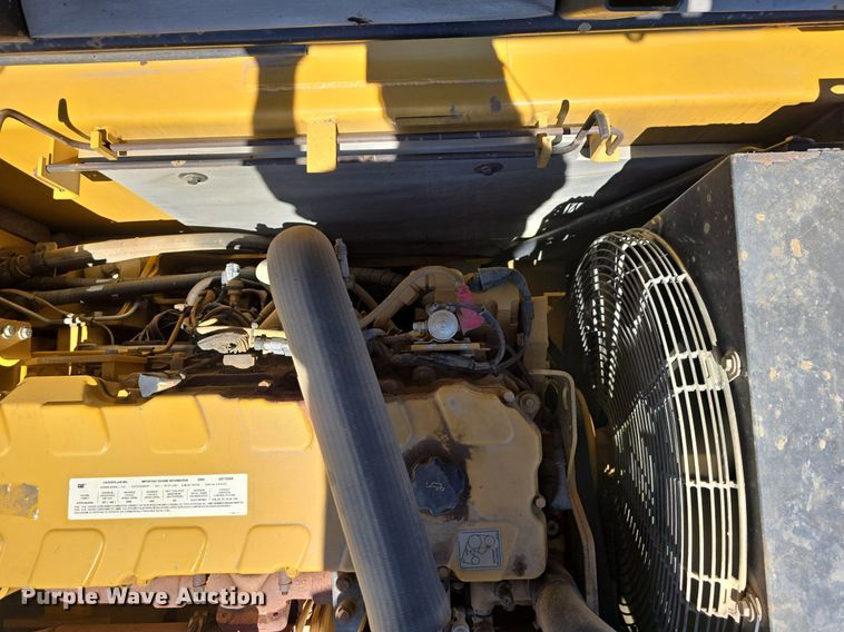 image for item LW9807 2005 Caterpillar 330C excavator