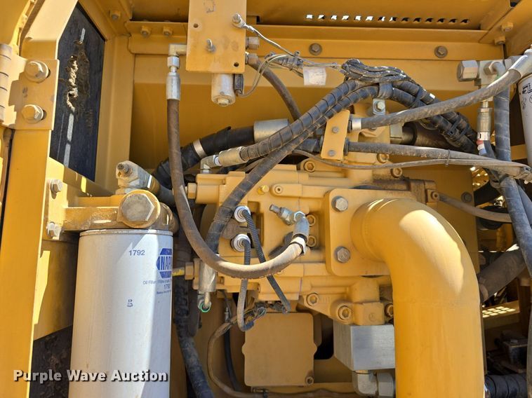 image for item LW9807 2005 Caterpillar 330C excavator