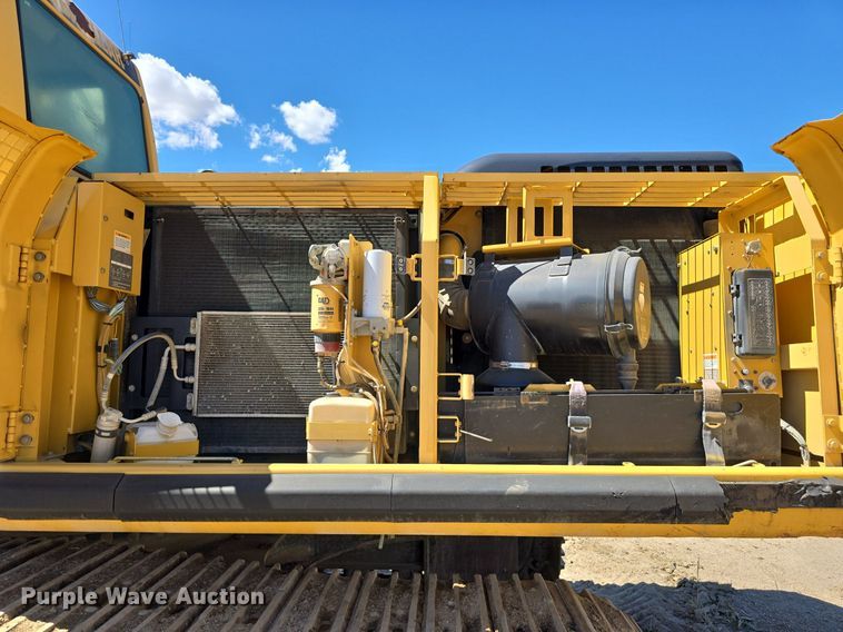 image for item LW9807 2005 Caterpillar 330C excavator