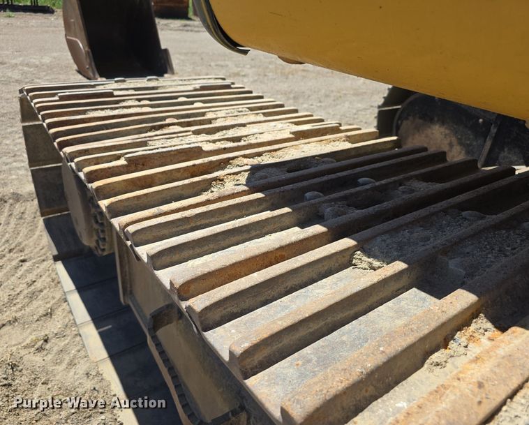 image for item LW9807 2005 Caterpillar 330C excavator